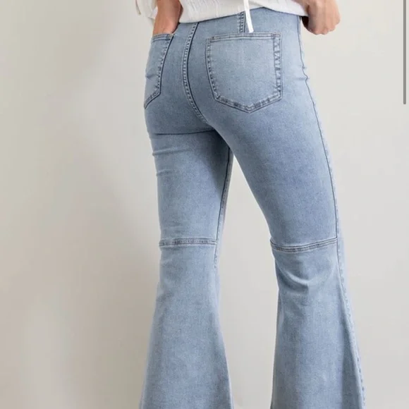 Ankle Cropped Jeans - Picture 5 of 5